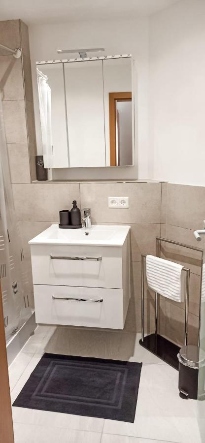 Ferienwohnung Schöne 2 ZW in Sindelfingen - Maichingen *Daimler Exterior foto
